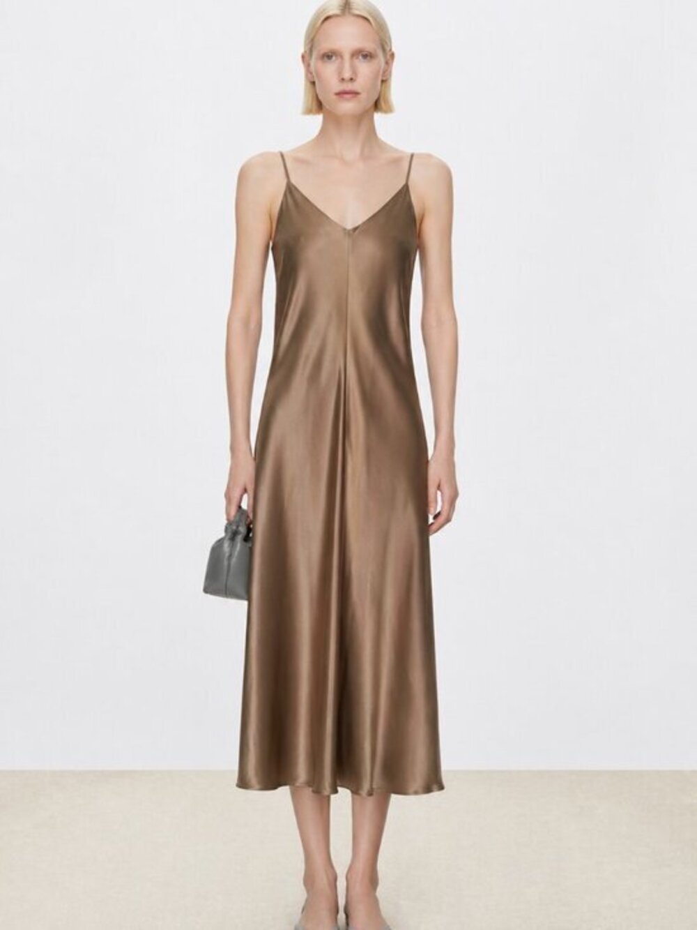 CHICJOC Champagne Gold Satin Slip Midi Dress – Elegant Spaghetti Strap size 38